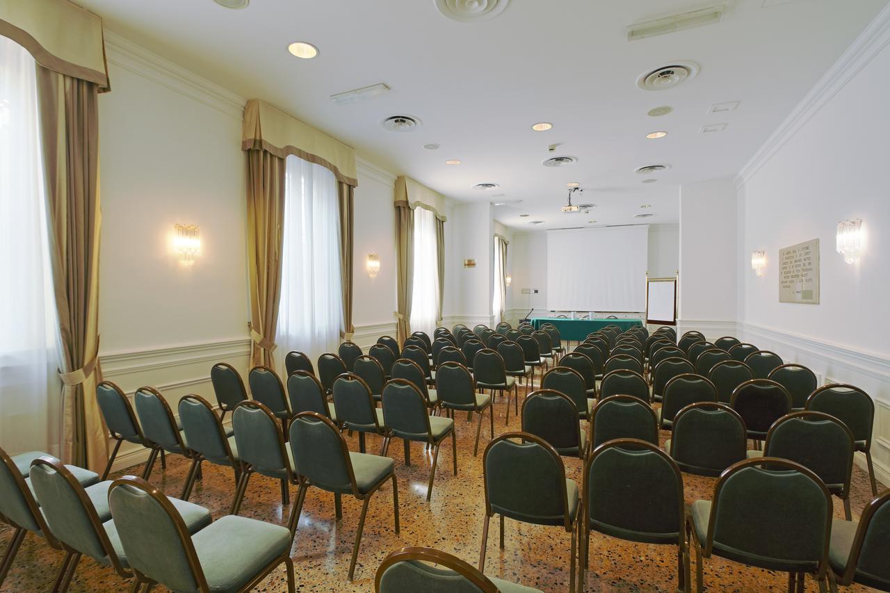 Rechigi Park Hotel 4*