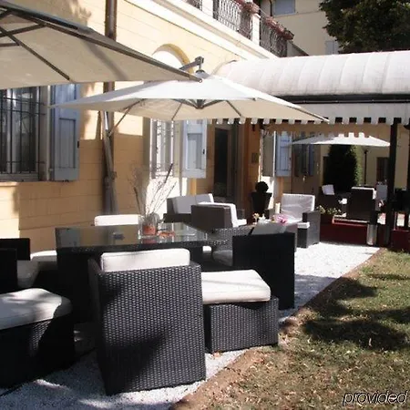 Rechigi Park Hotel 